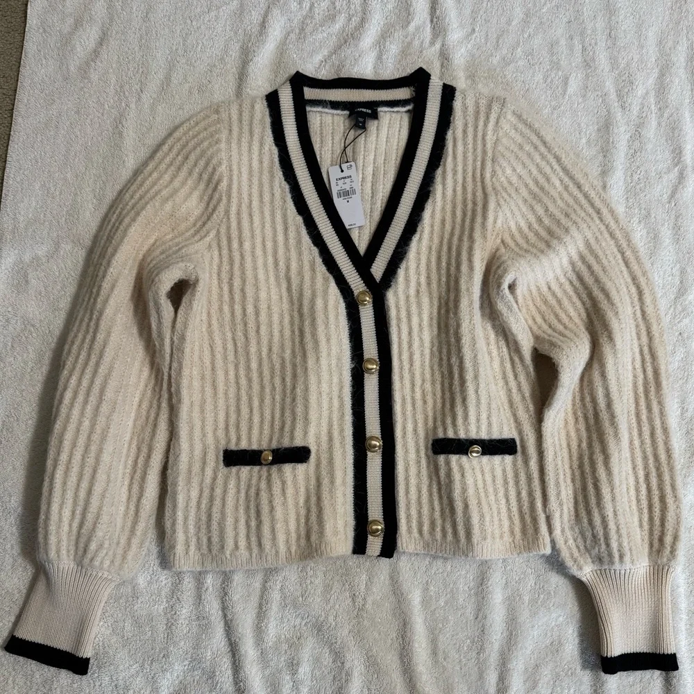 Express V neck Cardigan - Picture 1 of 6